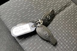 valkoinen Mercedes-Benz Vito 2022 kuva 13.