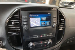 valkoinen Mercedes-Benz Vito 2022 kuva 28.