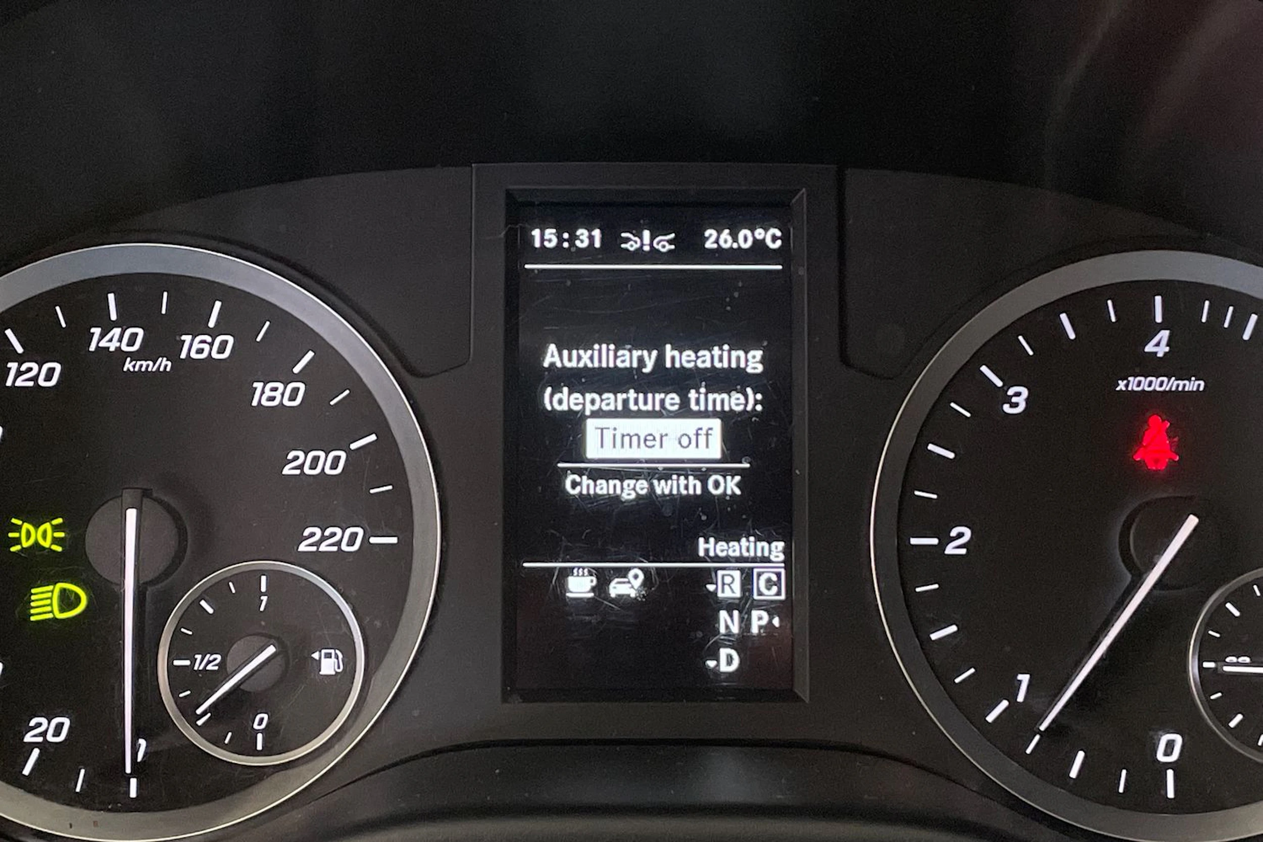 valkoinen Mercedes-Benz Vito 2022 kuva 31.