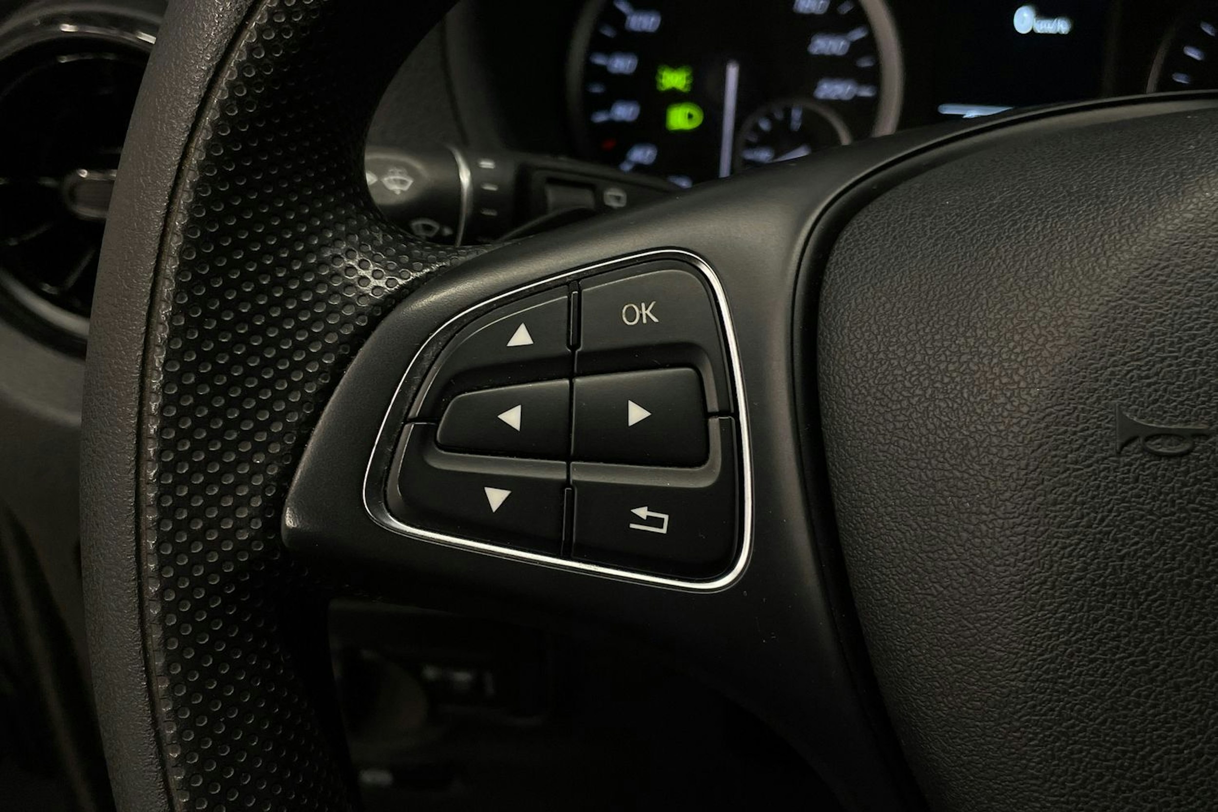 valkoinen Mercedes-Benz Vito 2022 kuva 13.