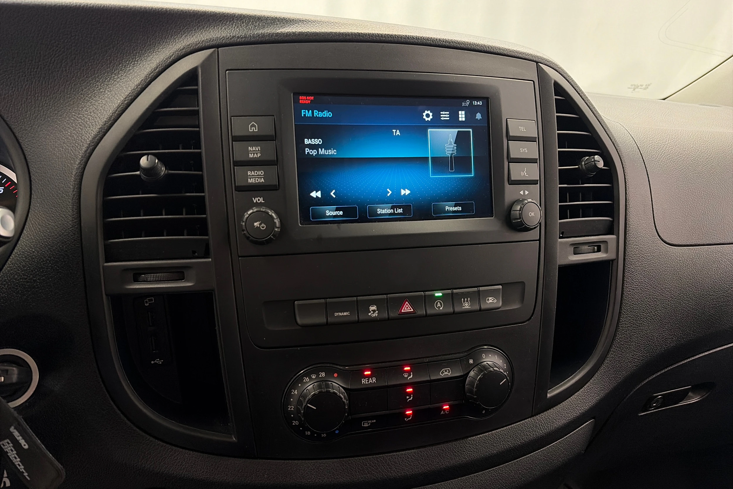 harmaa Mercedes-Benz Vito 2022 kuva 9.