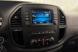 harmaa Mercedes-Benz Vito 2022 kuva 9.