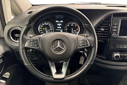 valkoinen Mercedes-Benz Vito 2022 kuva 7.