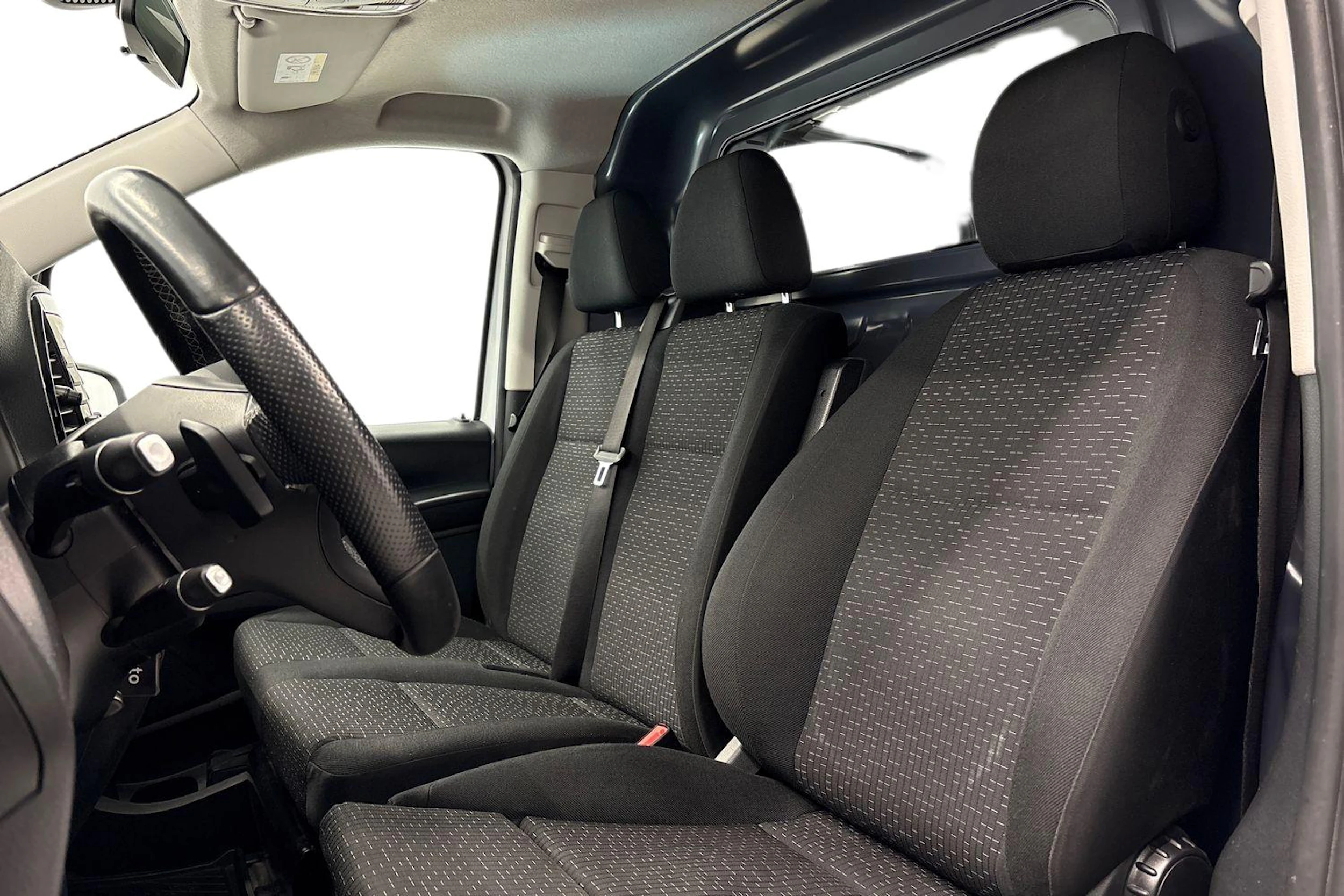 valkoinen Mercedes-Benz Vito 2022 kuva 8.