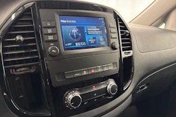 valkoinen Mercedes-Benz Vito 2022 kuva 10.
