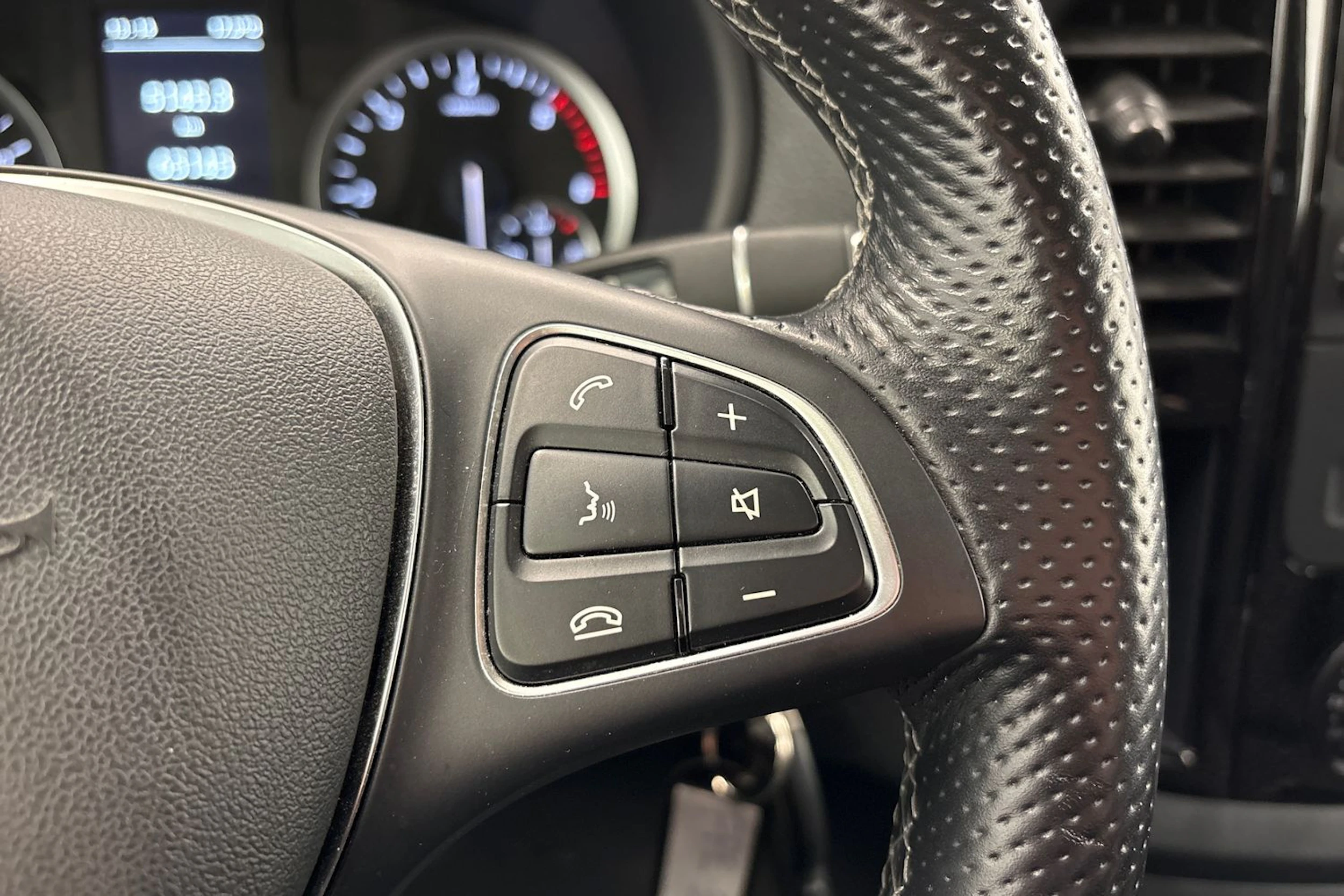 valkoinen Mercedes-Benz Vito 2022 kuva 14.