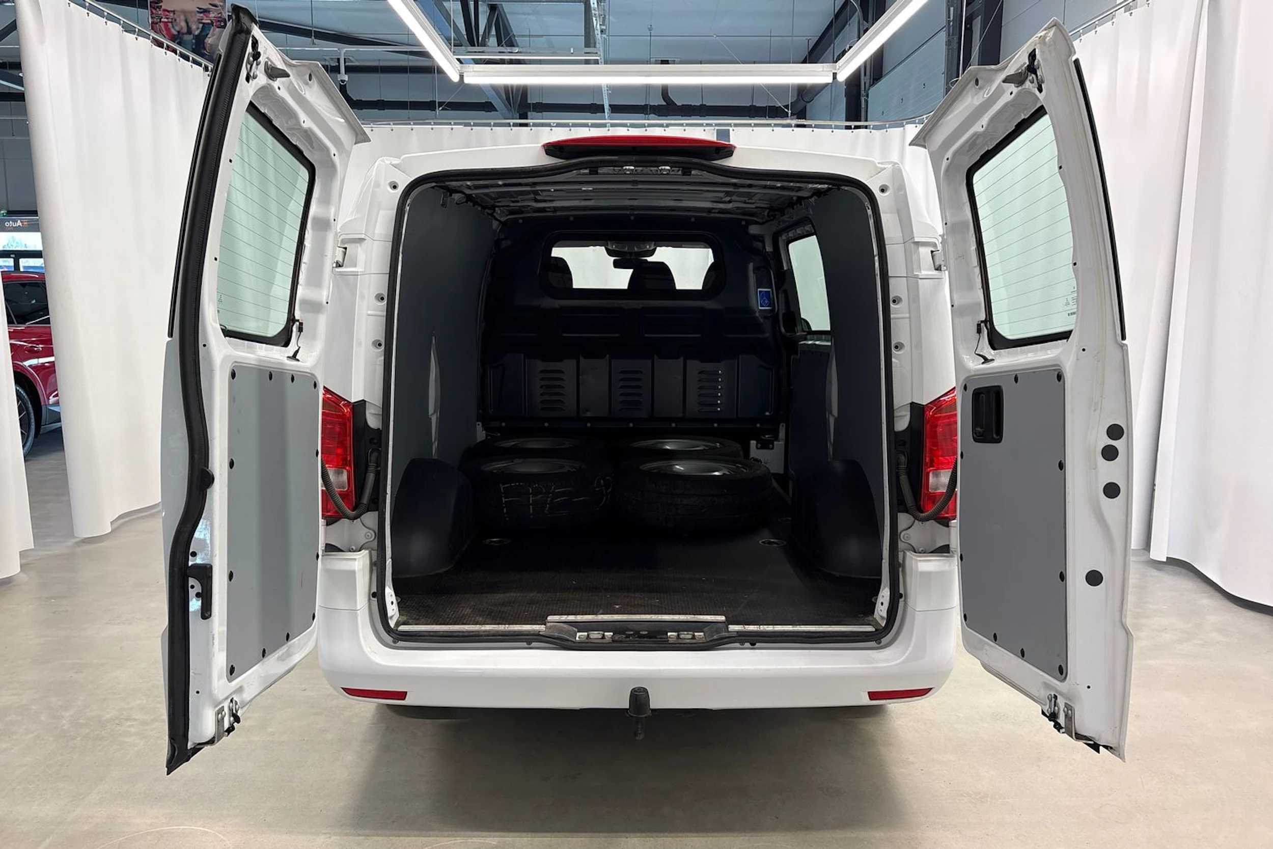 valkoinen Mercedes-Benz Vito 2022 kuva 17.