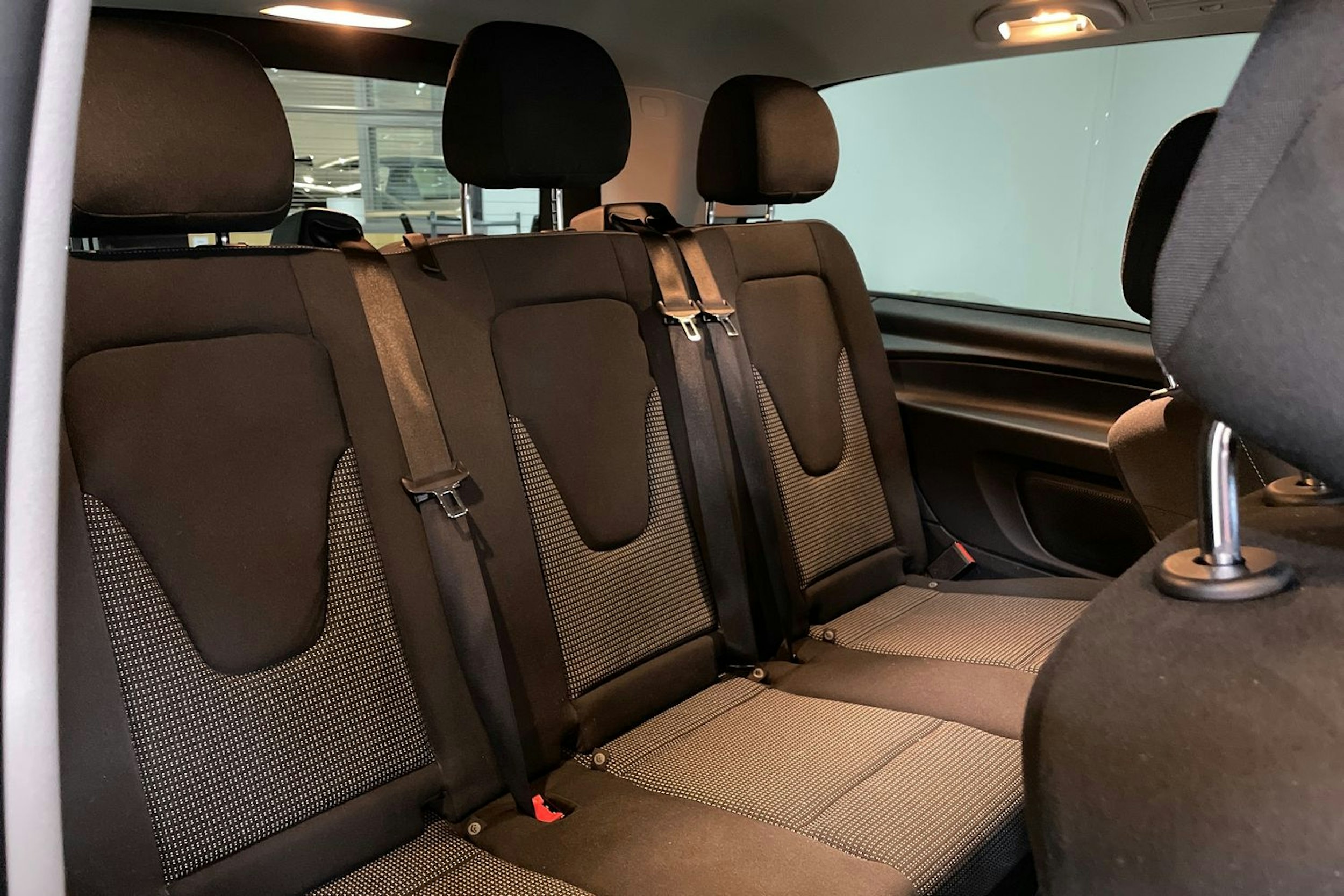 Musta Mercedes-Benz VITO 2022 kuva 13.