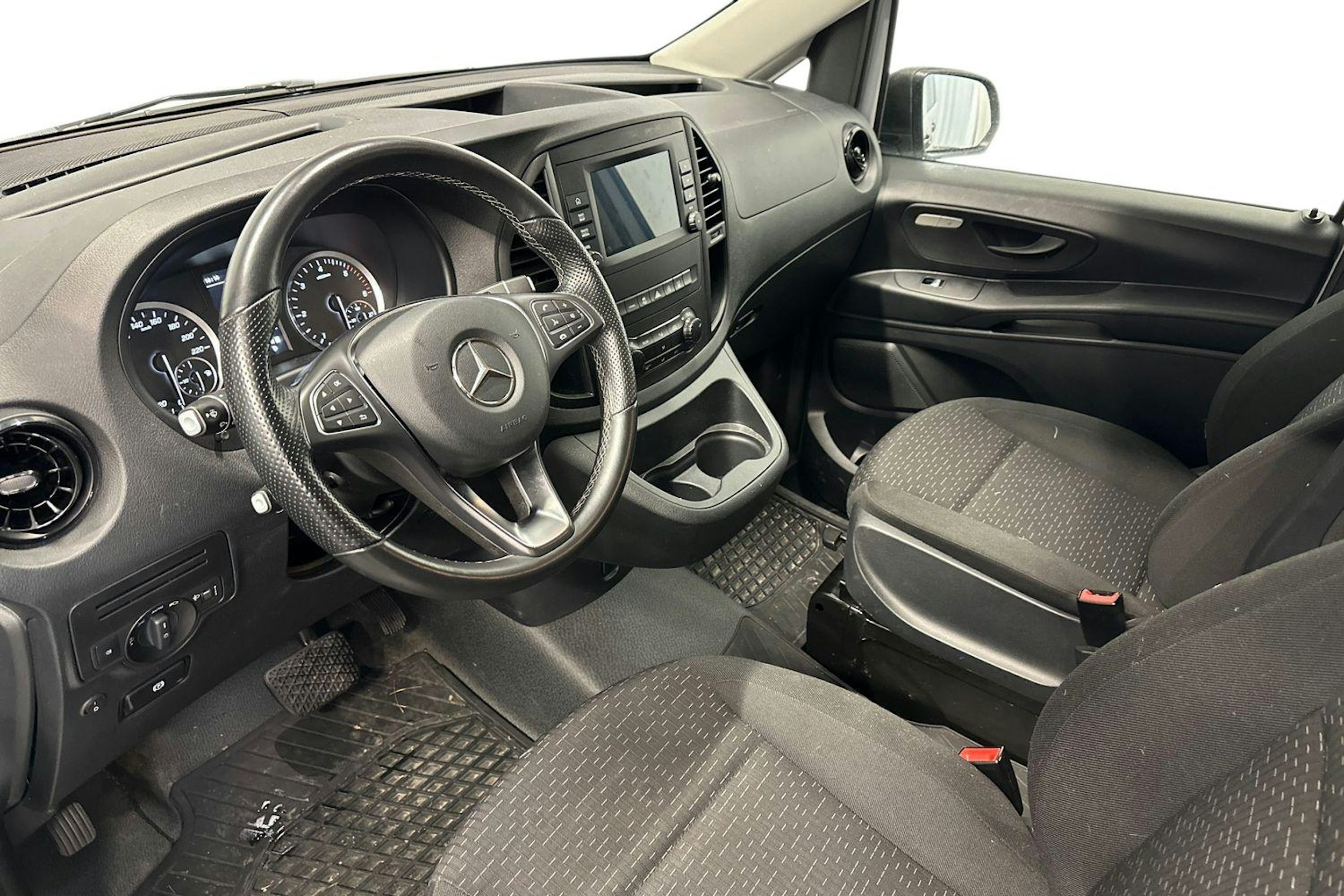 valkoinen Mercedes-Benz Vito 2022 kuva 3.