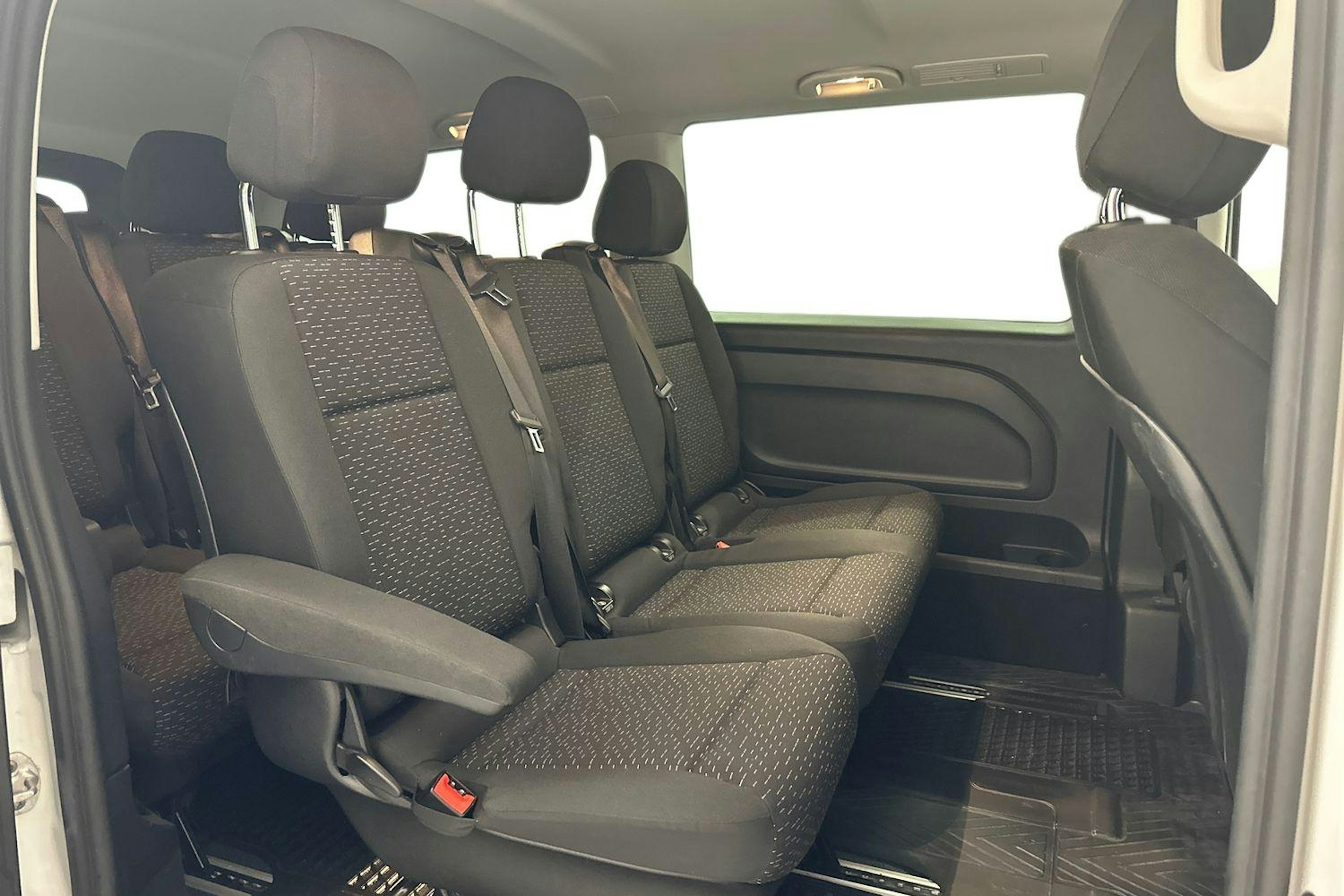 valkoinen Mercedes-Benz Vito 2022 kuva 8.