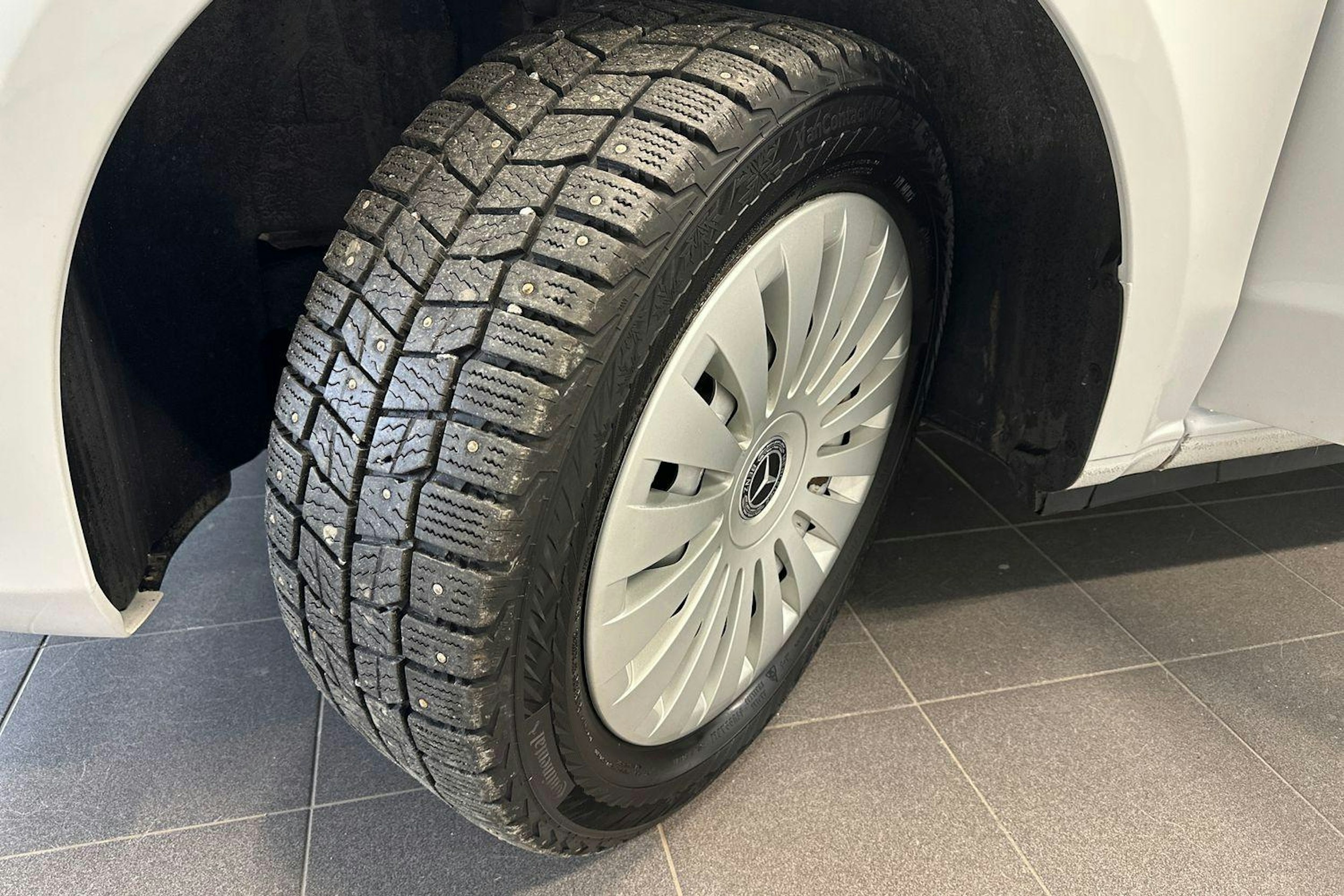 valkoinen Mercedes-Benz Vito 2022 kuva 9.