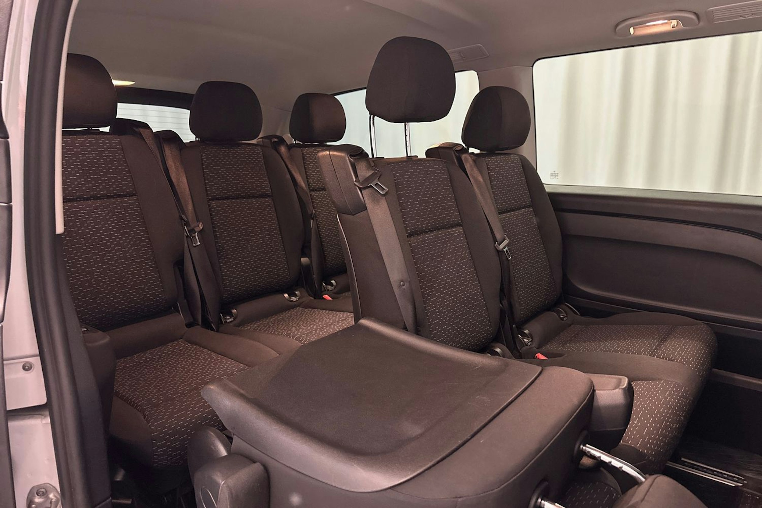 valkoinen Mercedes-Benz Vito 2022 kuva 10.