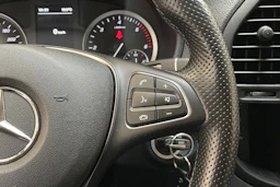 valkoinen Mercedes-Benz Vito 2022 kuva 21.