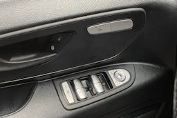 valkoinen Mercedes-Benz Vito 2022 kuva 25.