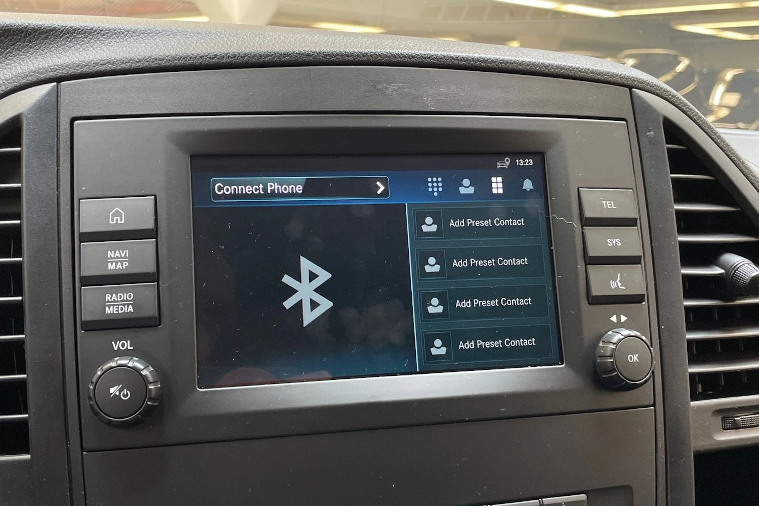 valkoinen Mercedes-Benz Vito 2022 kuva 28.