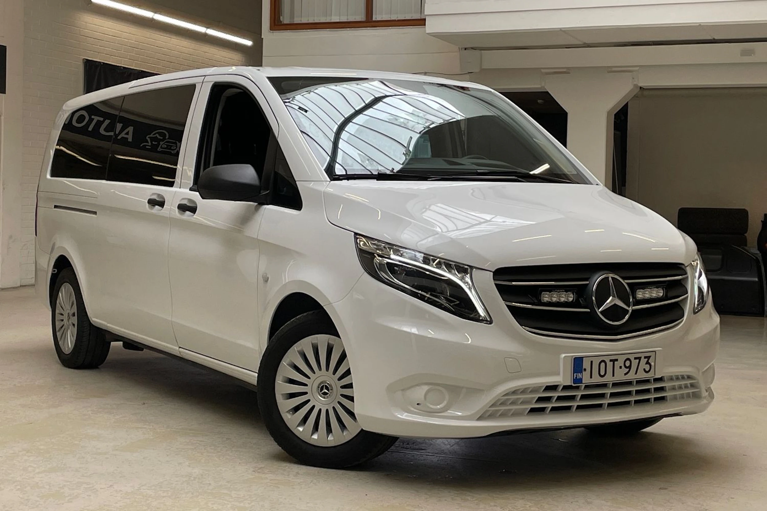 valkoinen Mercedes-Benz Vito 2022 kuva 30.