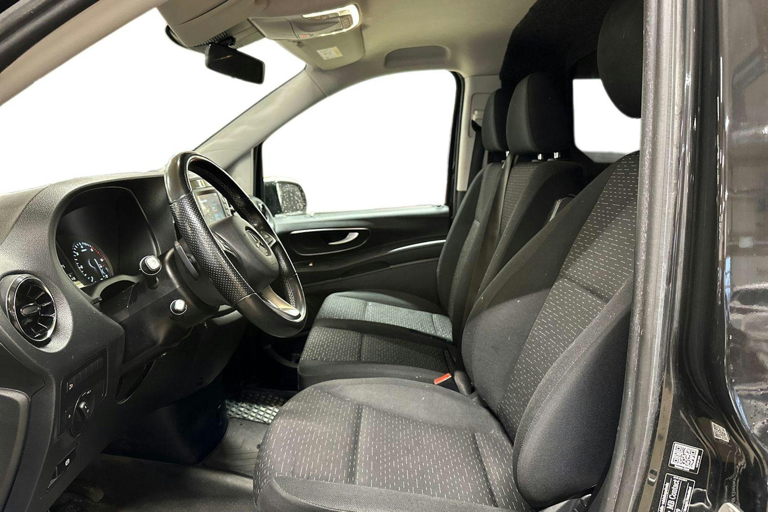 met. musta Mercedes-Benz Vito 2022 kuva 3.