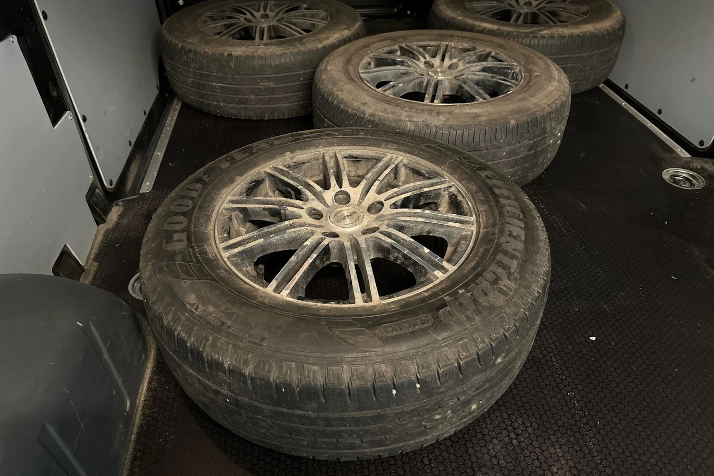 musta Mercedes-Benz Vito 2022 kuva 6.