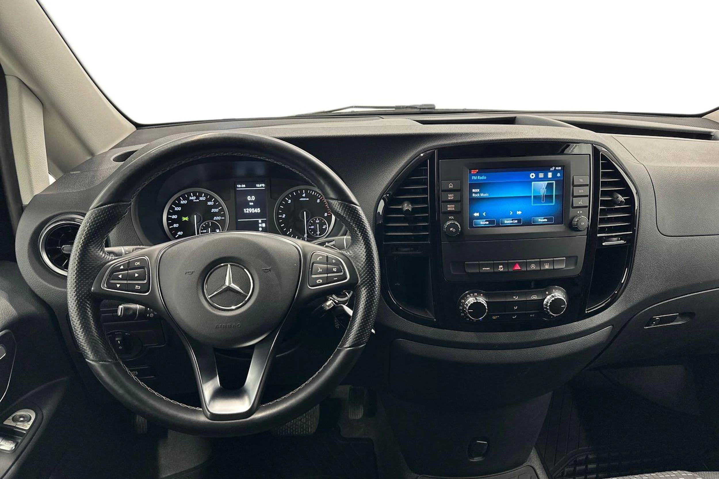 musta Mercedes-Benz Vito 2022 kuva 7.