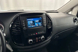 musta Mercedes-Benz Vito 2022 kuva 14.