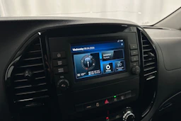 musta Mercedes-Benz Vito 2022 kuva 15.
