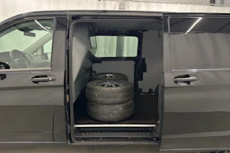 musta Mercedes-Benz Vito 2022 kuva 26.