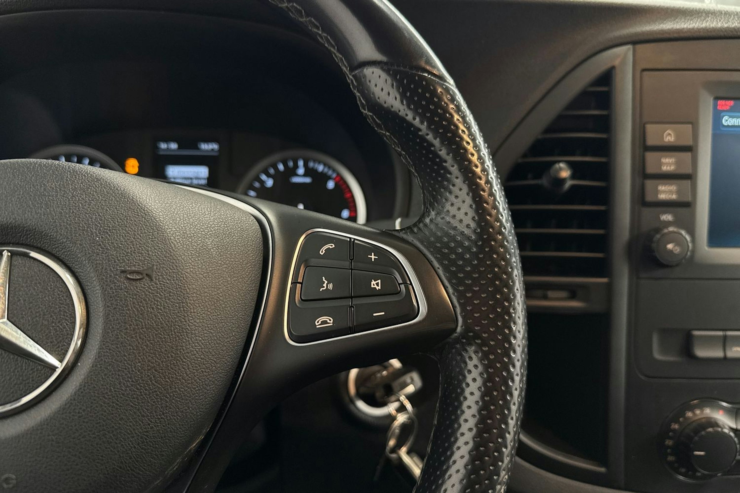 musta Mercedes-Benz Vito 2022 kuva 19.