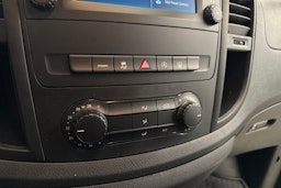 musta Mercedes-Benz Vito 2022 kuva 24.
