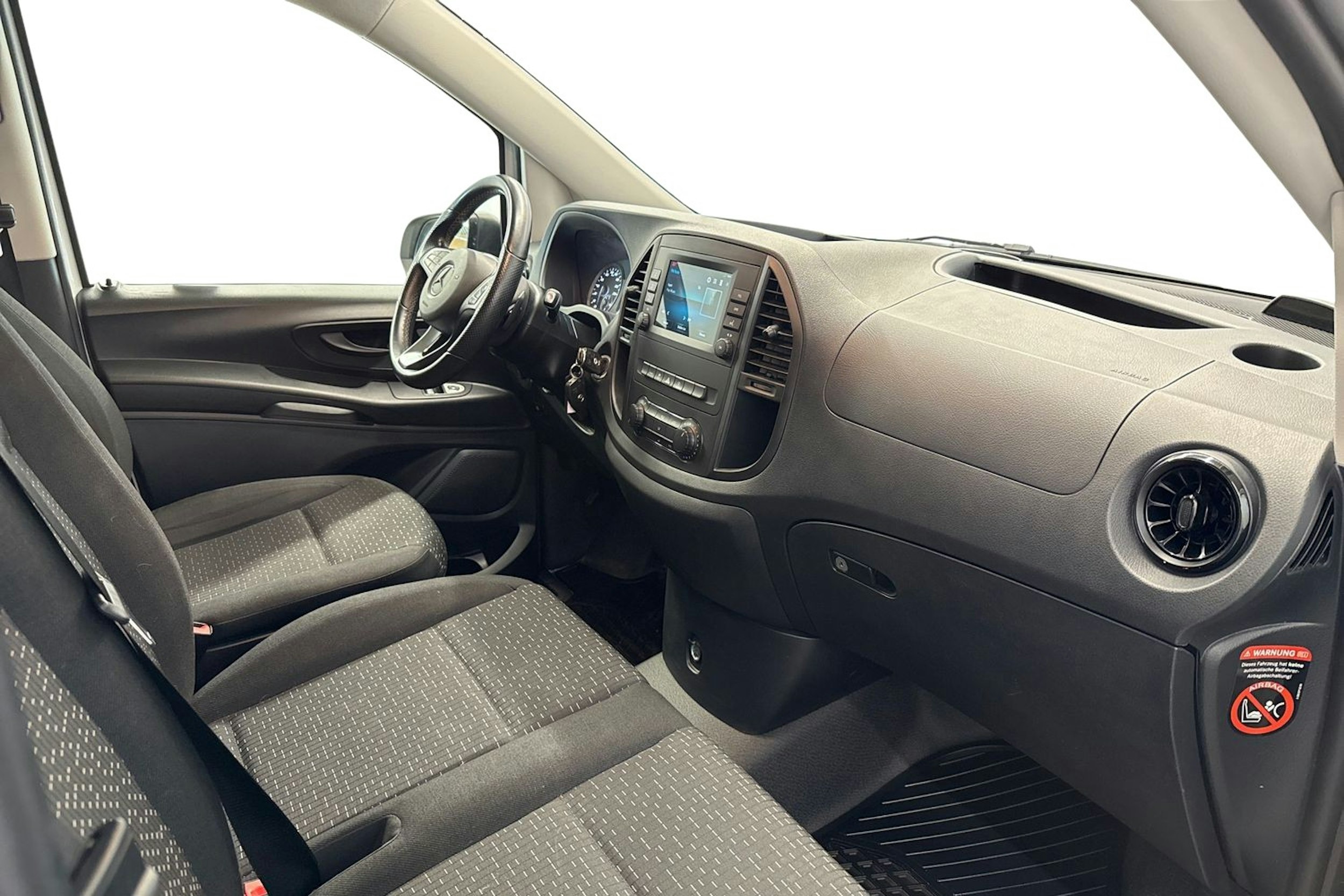 valkoinen Mercedes-Benz Vito 2022 kuva 9.
