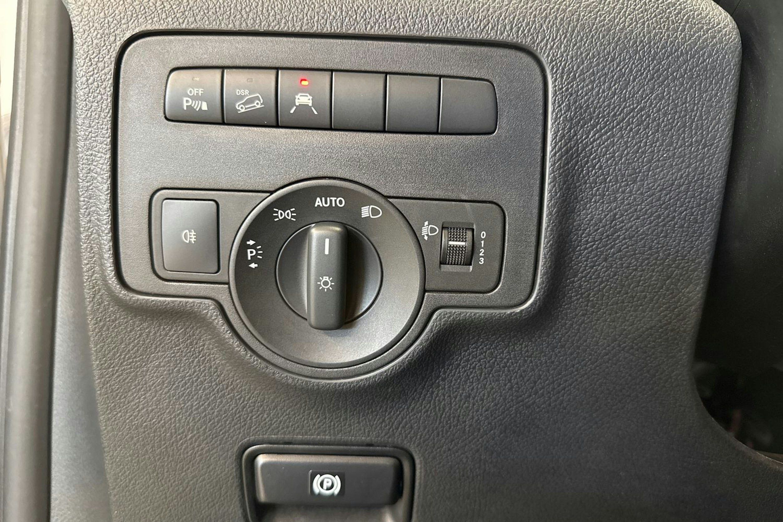 valkoinen Mercedes-Benz Vito 2022 kuva 17.