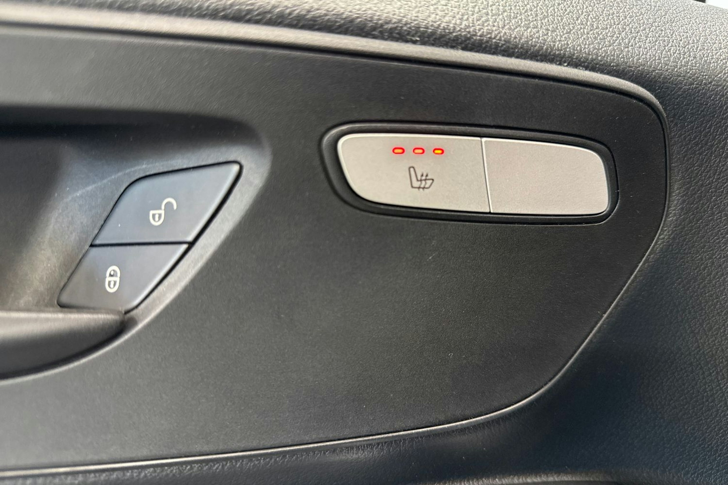 valkoinen Mercedes-Benz Vito 2022 kuva 18.