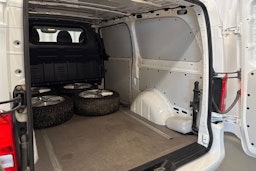 valkoinen Mercedes-Benz Vito 2022 kuva 24.