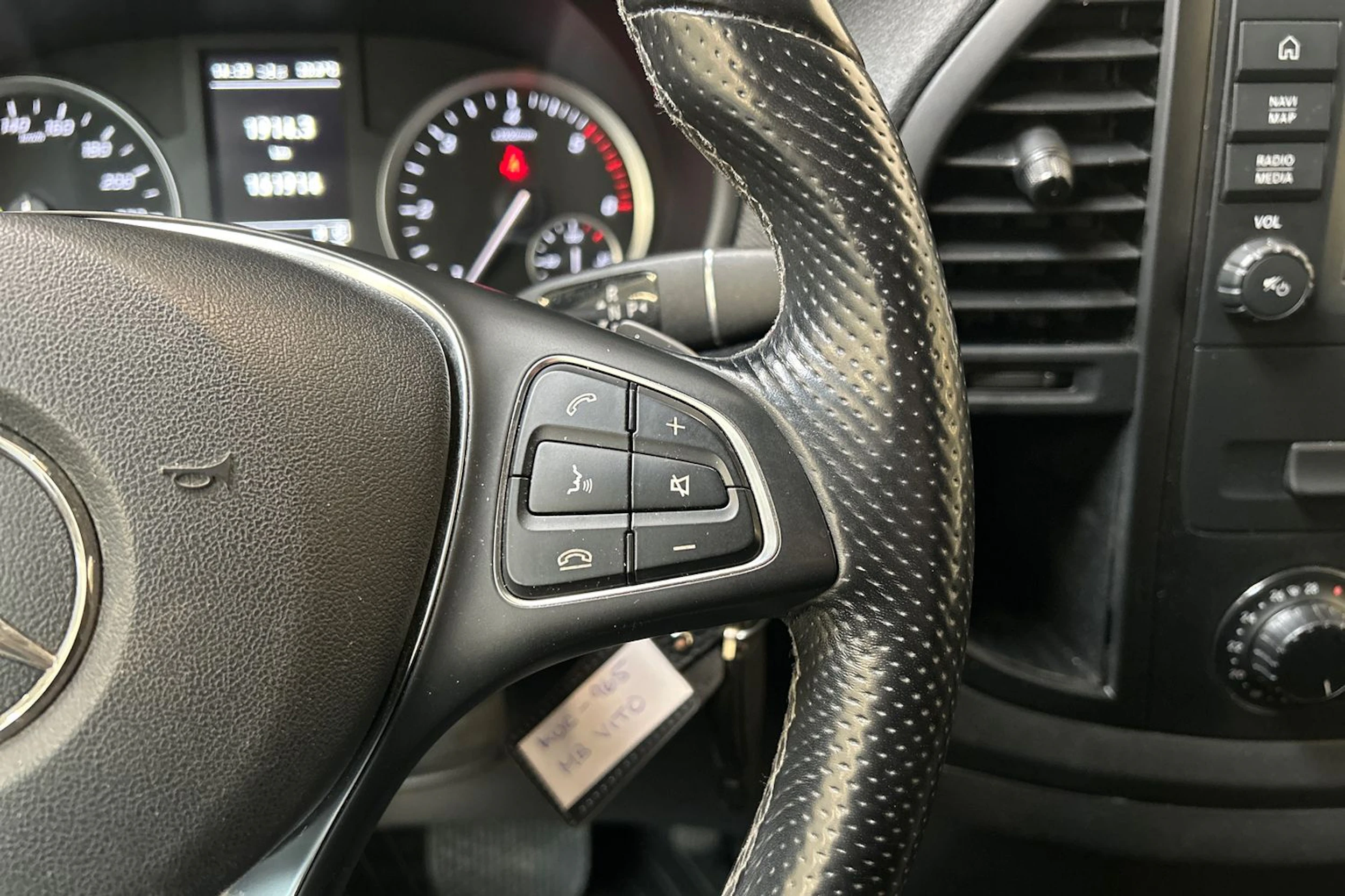 musta Mercedes-Benz Vito 2022 kuva 15.