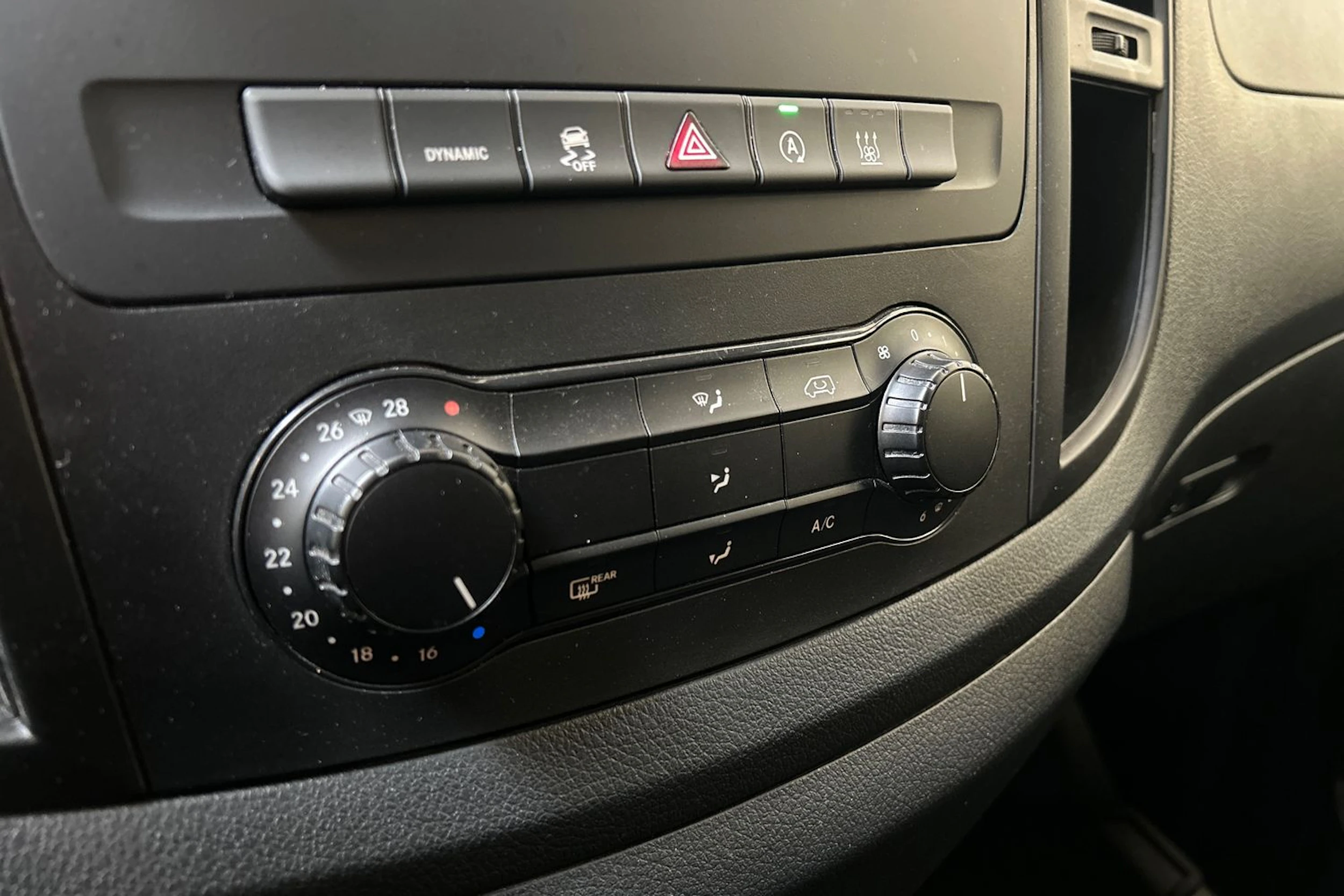 musta Mercedes-Benz Vito 2022 kuva 21.