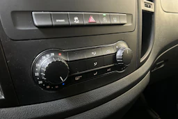 musta Mercedes-Benz Vito 2022 kuva 21.