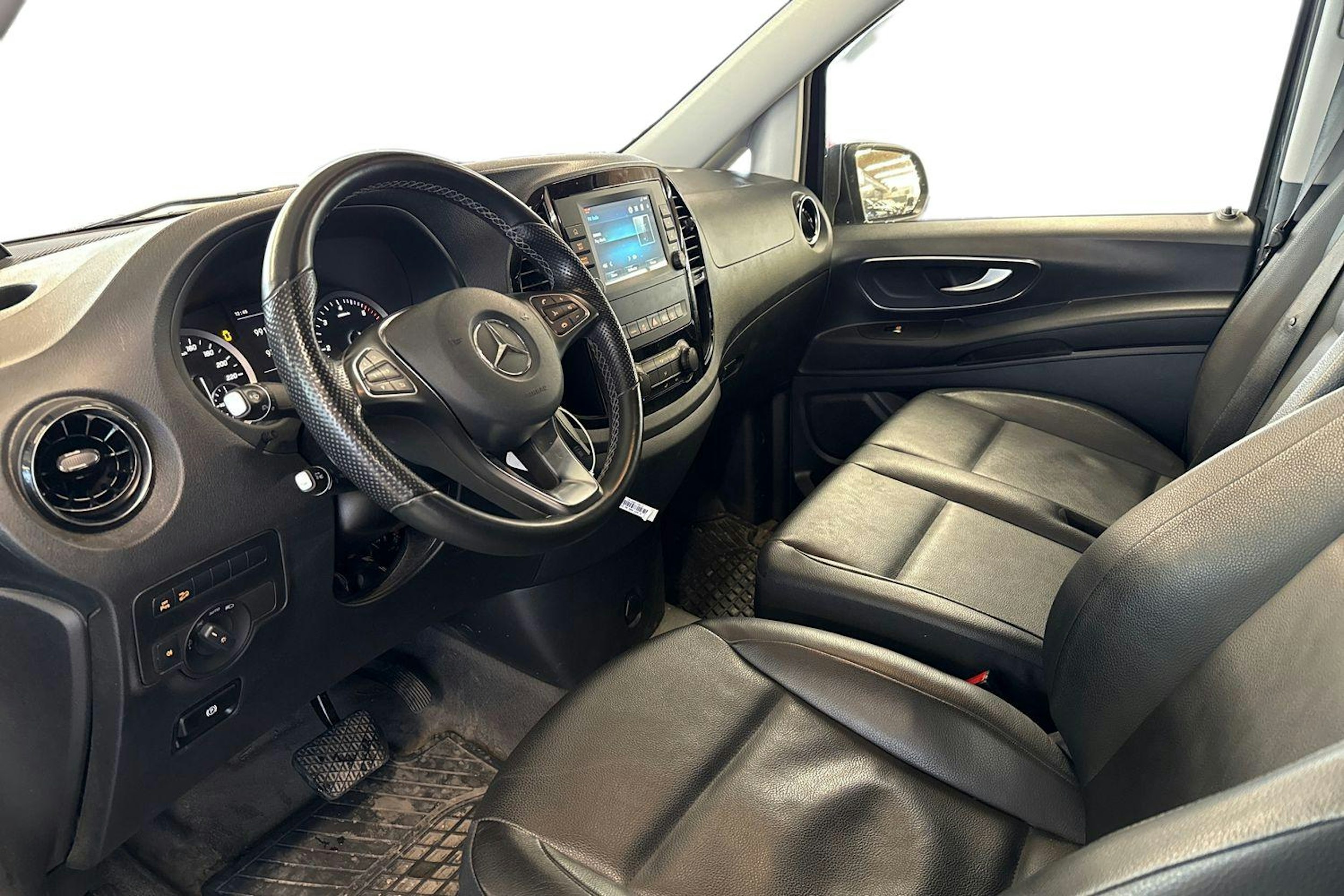 harmaa Mercedes-Benz Vito 2022 kuva 3.