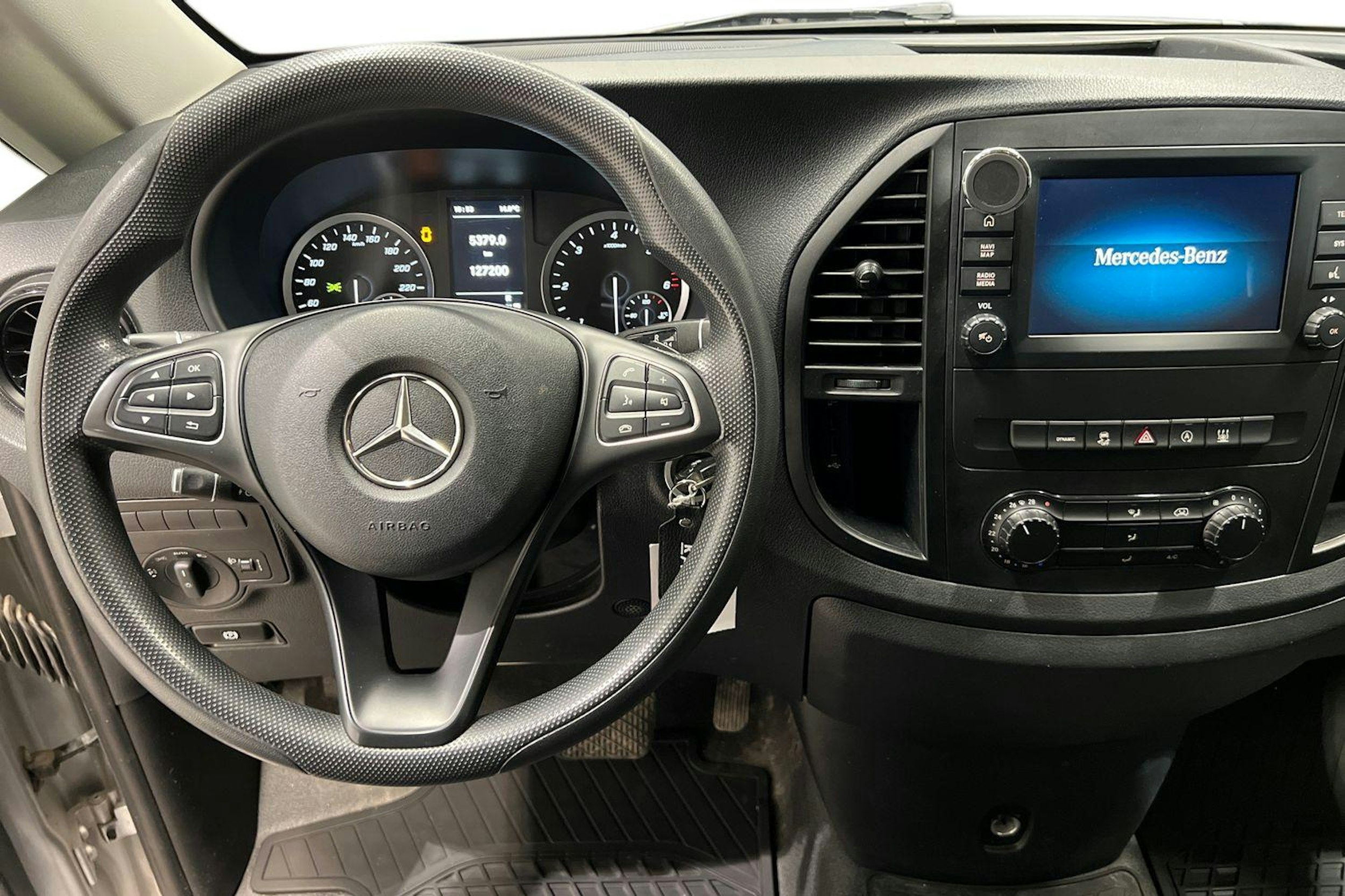 Harmaa Mercedes-Benz VITO 2022 kuva 9.
