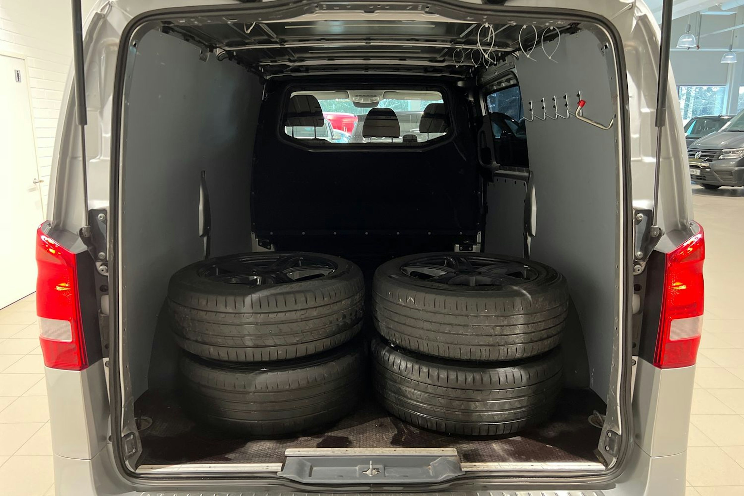 Harmaa Mercedes-Benz VITO 2022 kuva 20.