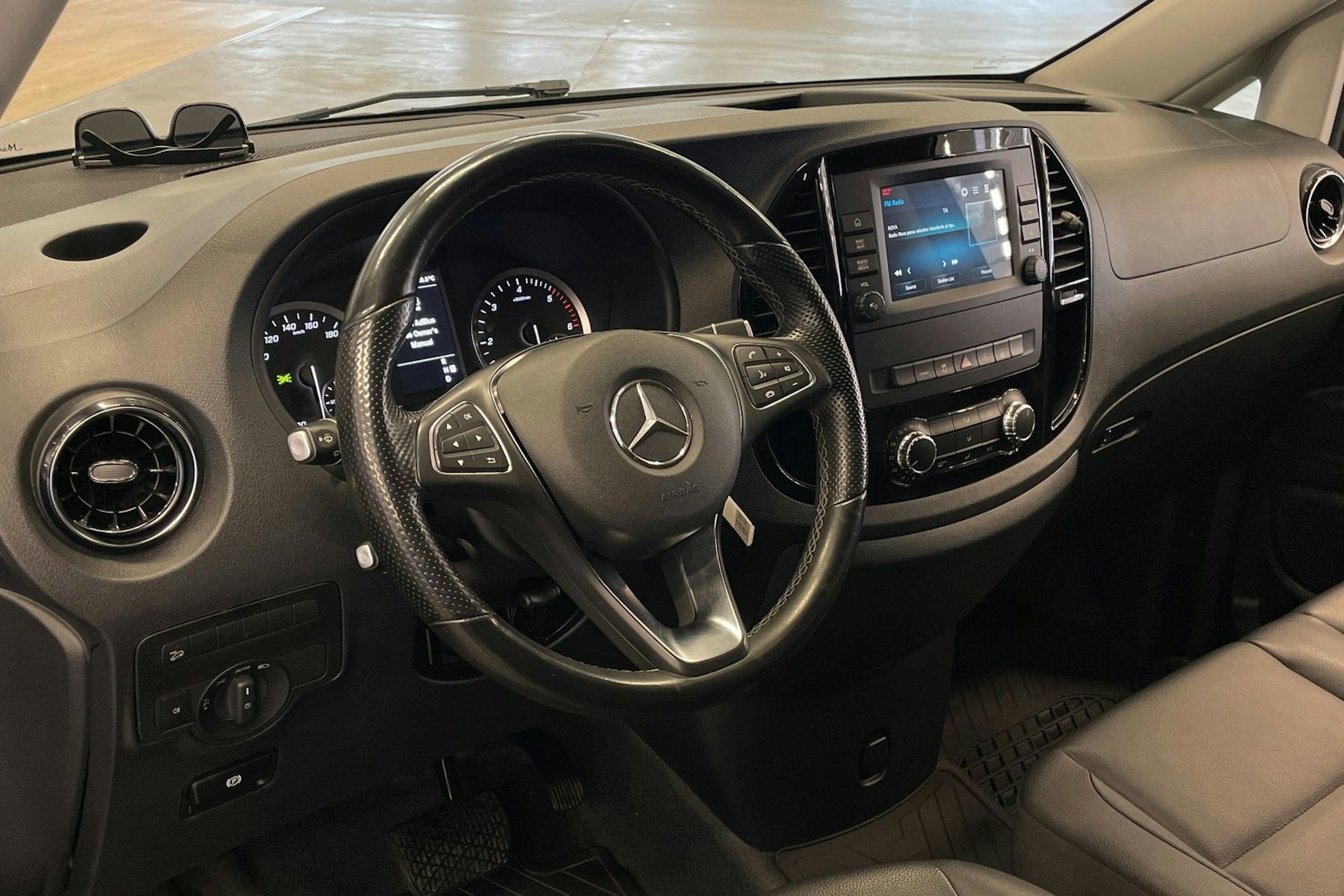 Harmaa Mercedes-Benz VITO 2022 kuva 19.