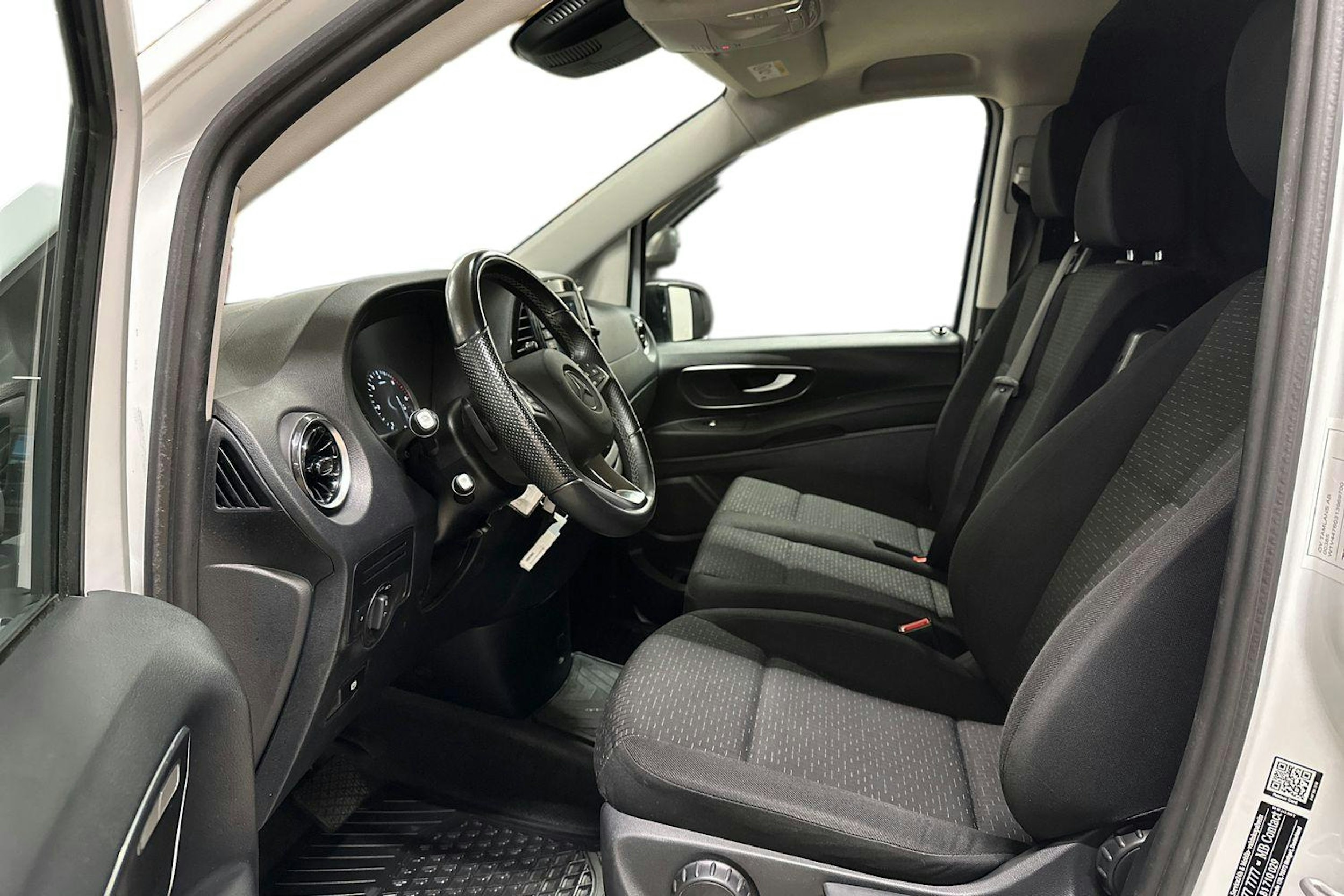 valkoinen Mercedes-Benz Vito 2022 kuva 6.