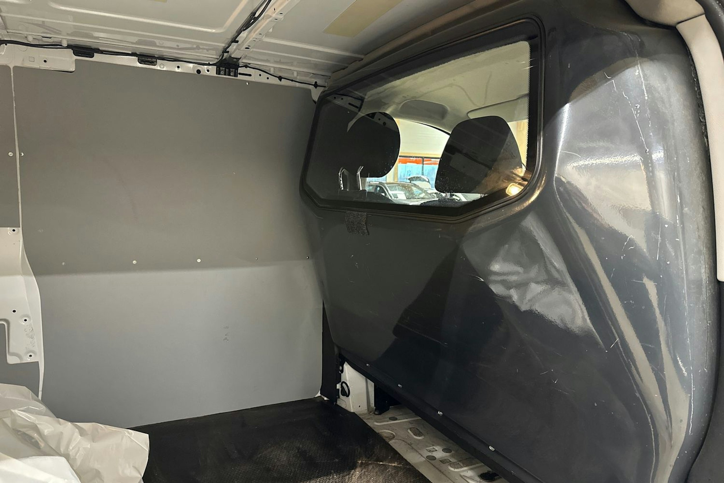 valkoinen Mercedes-Benz Vito 2022 kuva 11.