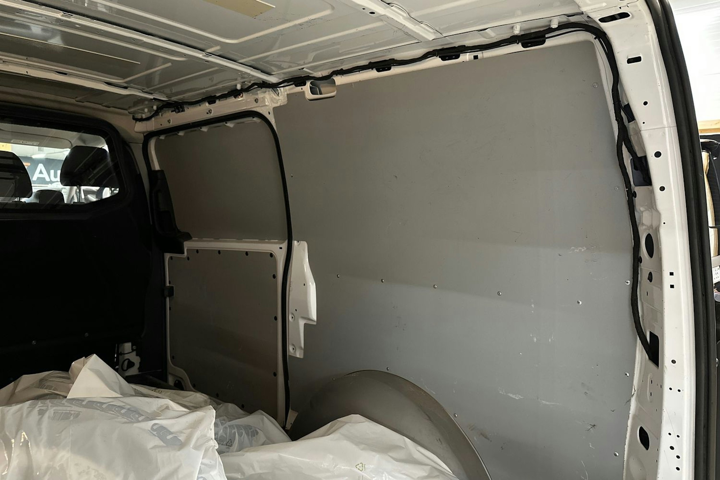 valkoinen Mercedes-Benz Vito 2022 kuva 12.