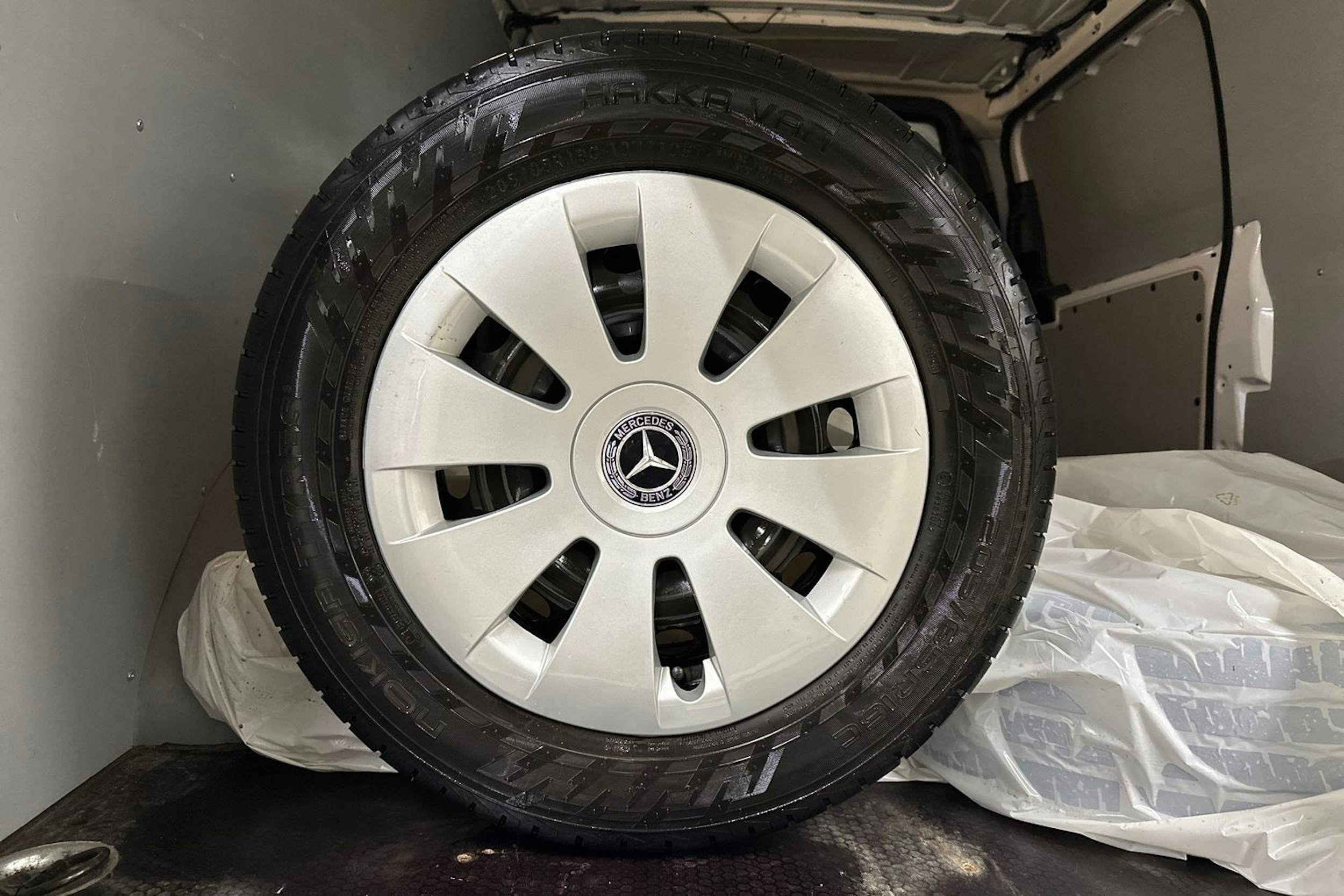 valkoinen Mercedes-Benz Vito 2022 kuva 13.