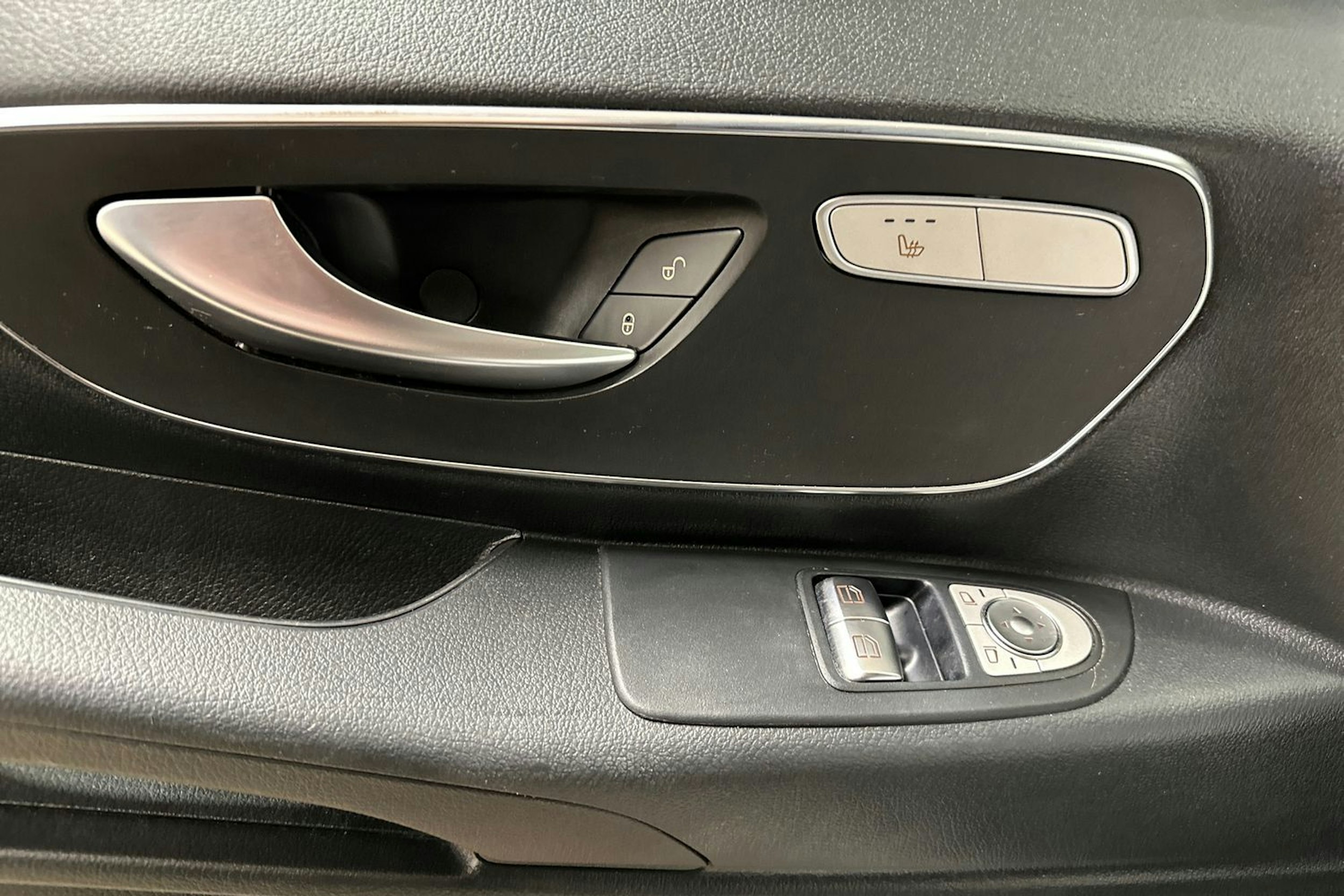 valkoinen Mercedes-Benz Vito 2022 kuva 14.