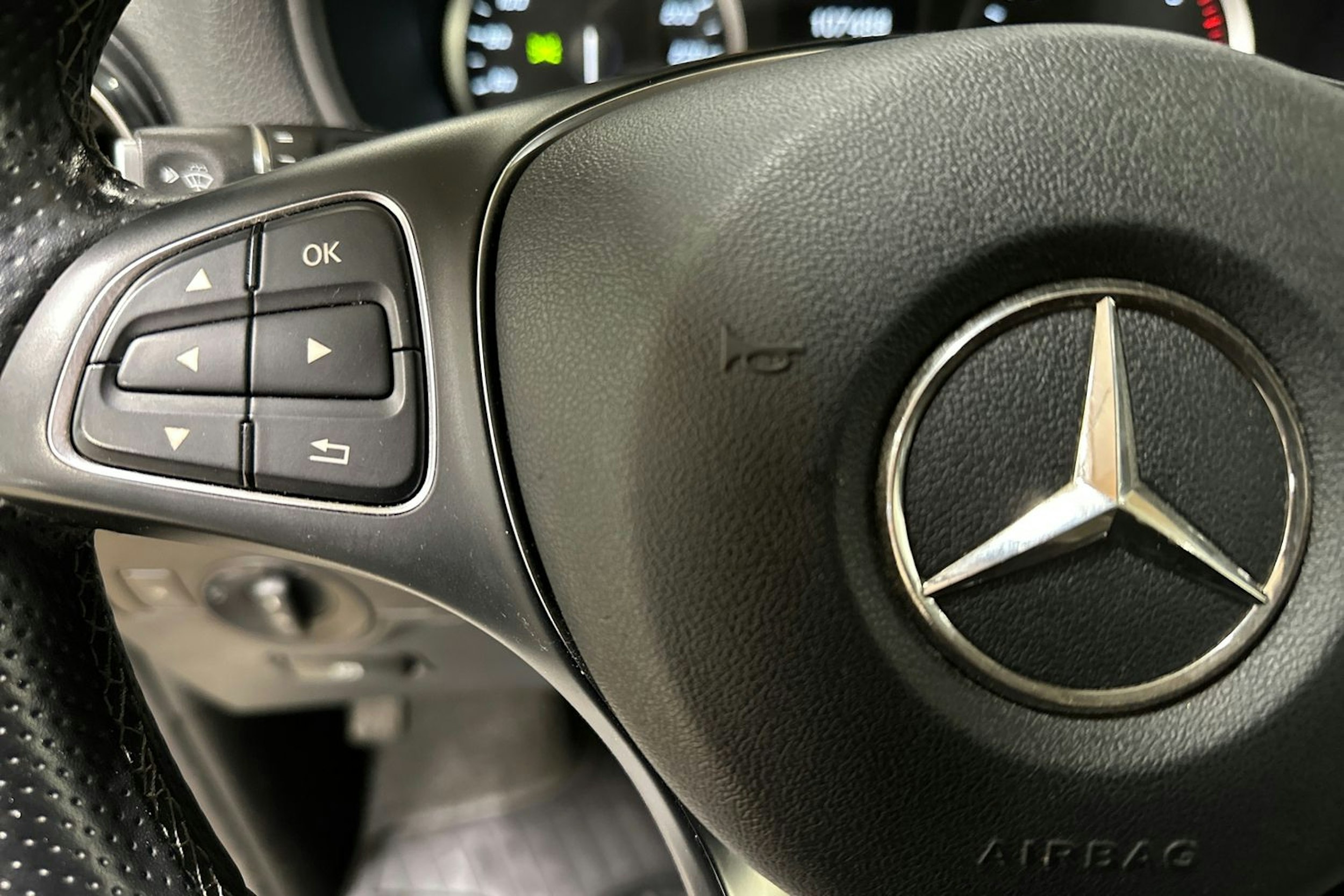 valkoinen Mercedes-Benz Vito 2022 kuva 16.