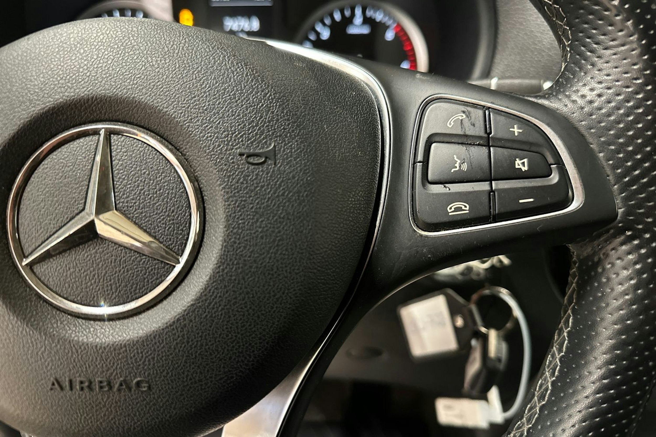 valkoinen Mercedes-Benz Vito 2022 kuva 17.