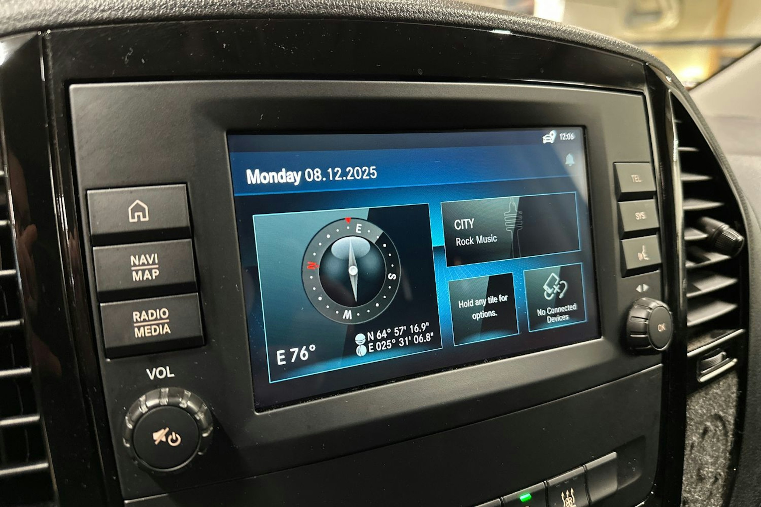 valkoinen Mercedes-Benz Vito 2022 kuva 19.