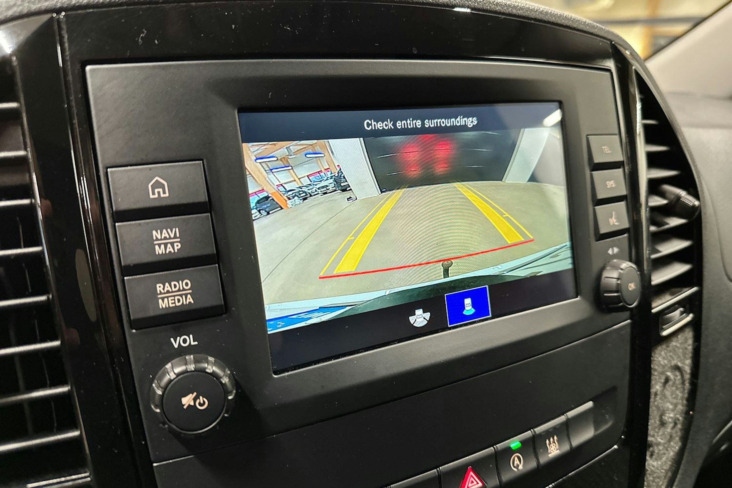 valkoinen Mercedes-Benz Vito 2022 kuva 22.