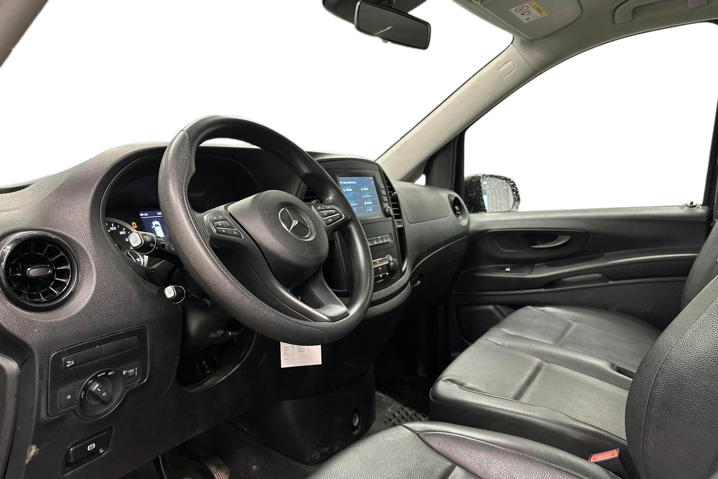 musta Mercedes-Benz Vito 2023 kuva 3.
