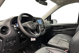 musta Mercedes-Benz Vito 2023 kuva 3.